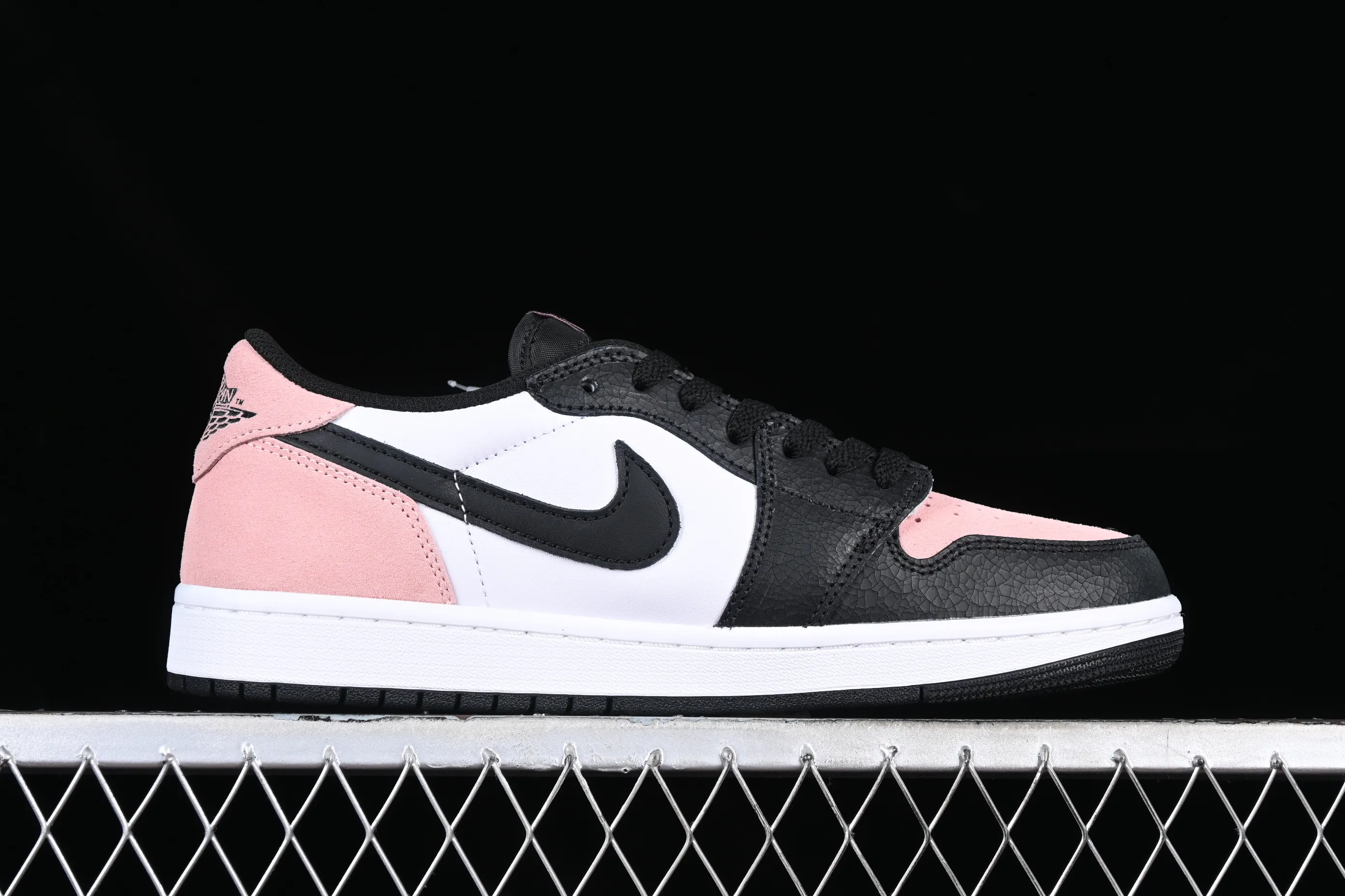 All categories Air Jordan Jordan series basketball shoes Air Jordan 1 Low G version pure original Air Jordan 1 Low OG "Bleached Coral" AJ1 Joe 1 black powder cultural basketball shoes CZ0790-061